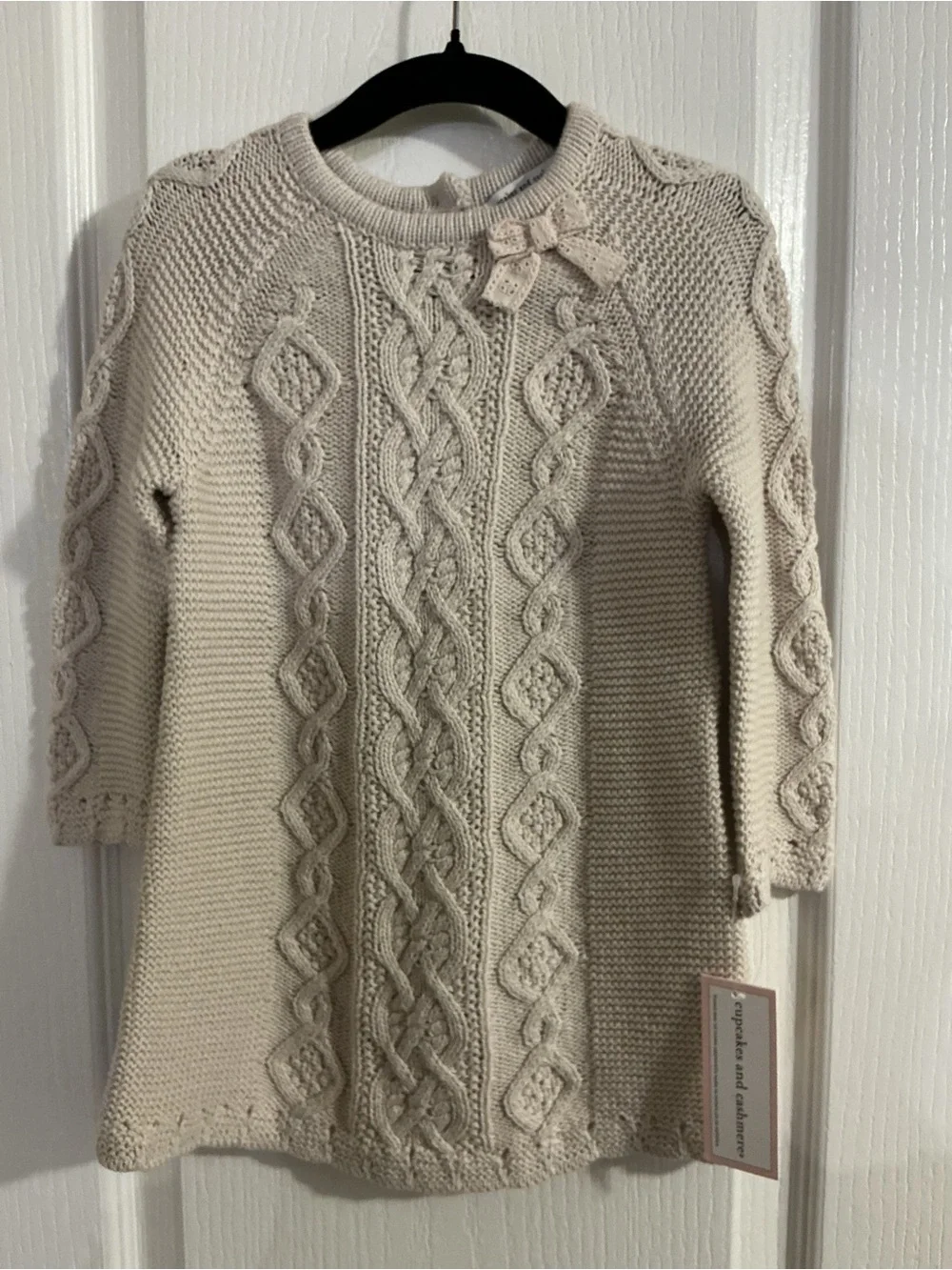 cupcakes & cashmere cream cable